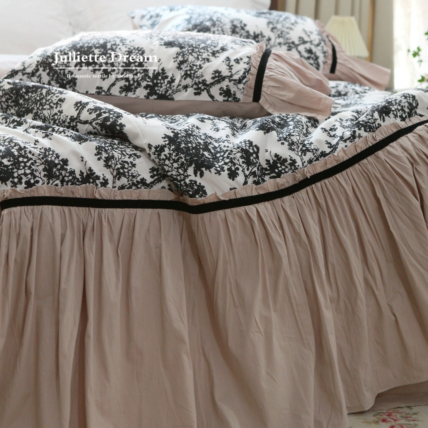 크리스티 프렌치 스타일 프린세스 러플 스커트 침구 세트 - Aesthetic Floral Duvet Cover 리뷰 및 가격